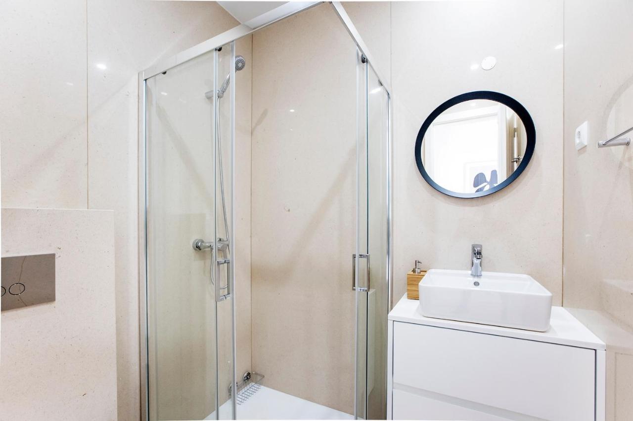 Bright 3Br Flat W/ Ac In City Center By Lovelystay Porto Exterior photo